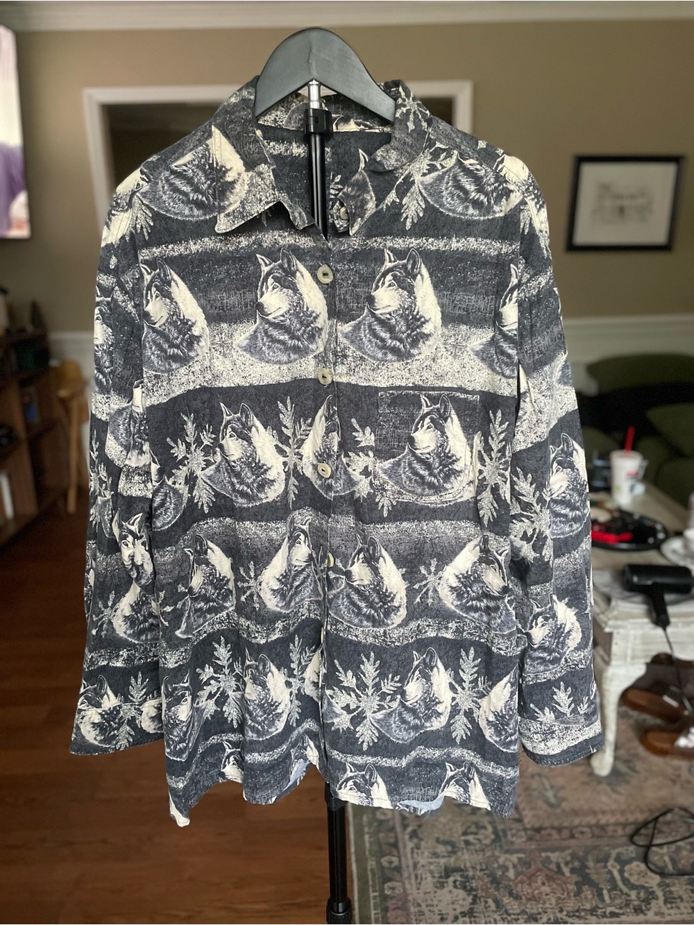 Men’s XL Button-Up Western/Native Shirt with Wolf Print in Black & Cream